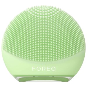 FOREO LUNA™ 4 go Facial Cleansing & Massaging Device