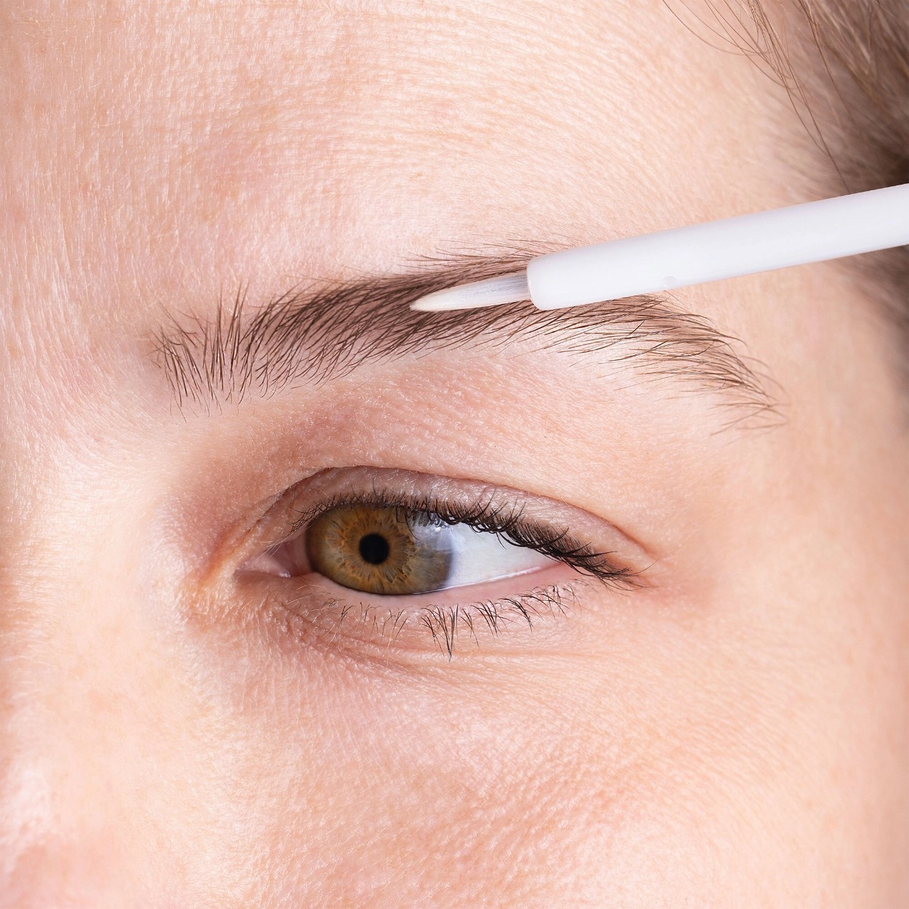 Virtue Flourish® Brow Density Booster Serum Size: 0.14 oz / 4 ml Vegan - Image 6