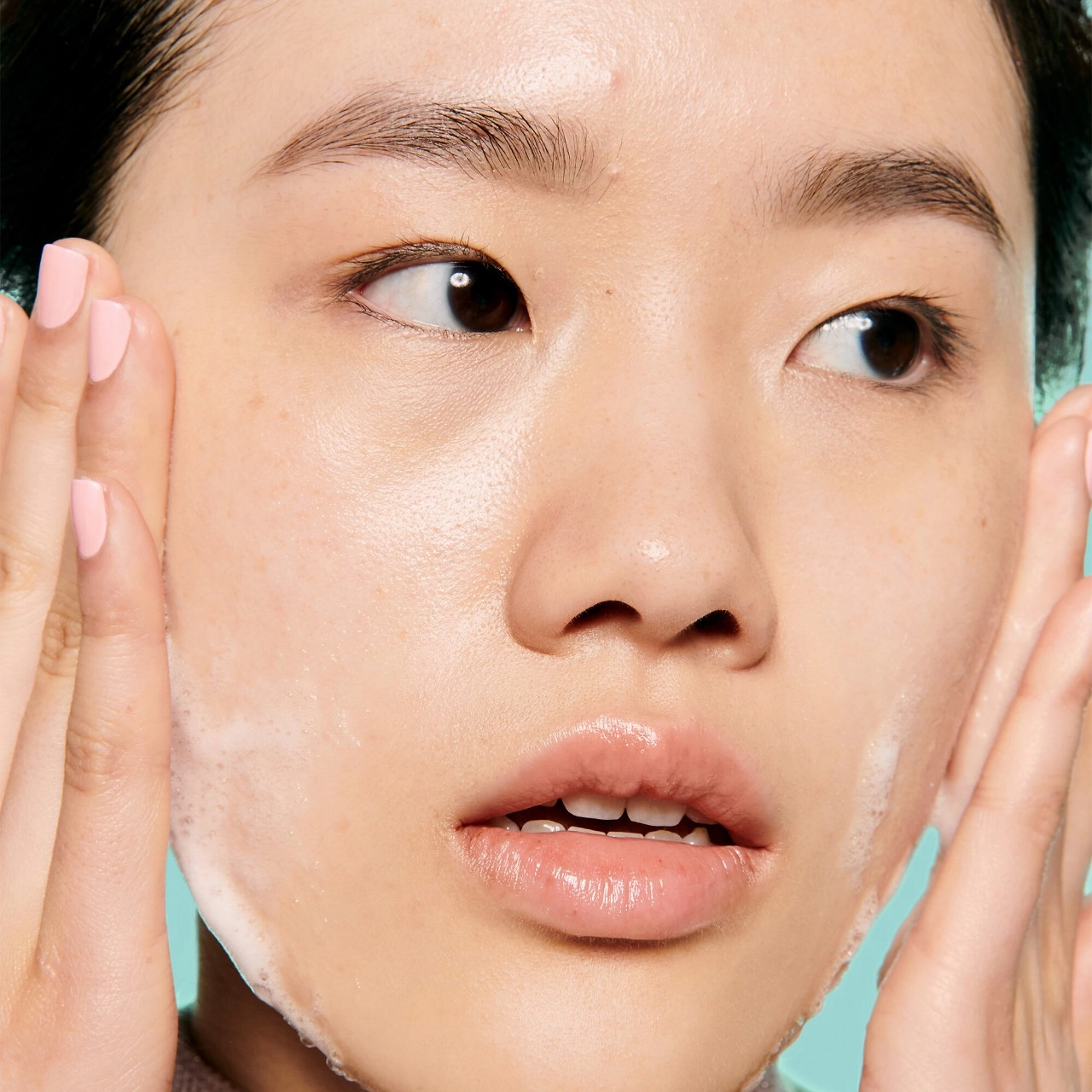 Benefit Cosmetics The POREfessional Tight ’n Toned Pore-Refining AHA+PHA Toner 4.5 oz / 133 ml - Image 9