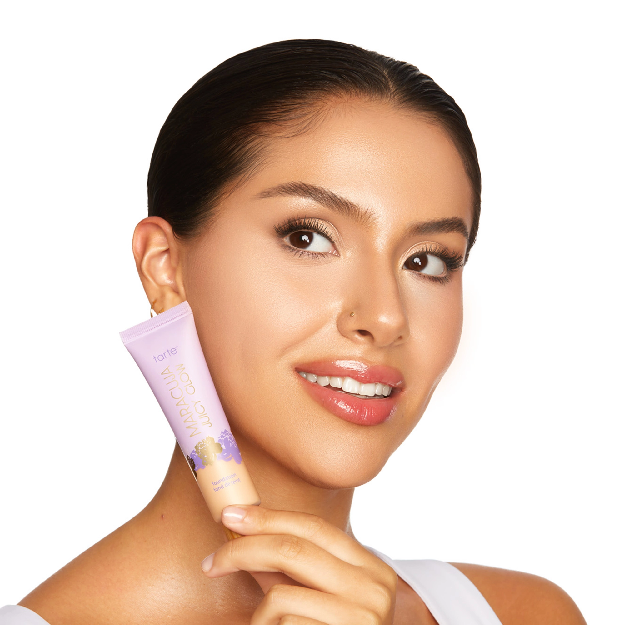 Tarte Maracuja Juicy Glow Skin Tint 28N Light Medium Neutral - Image 4