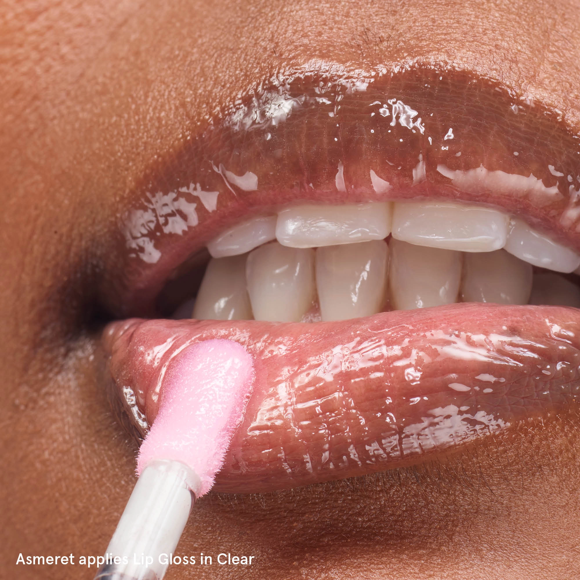 Glossier Glassy High-Shine Lip Gloss Color: Clear - Transparent Vegan - Image 7