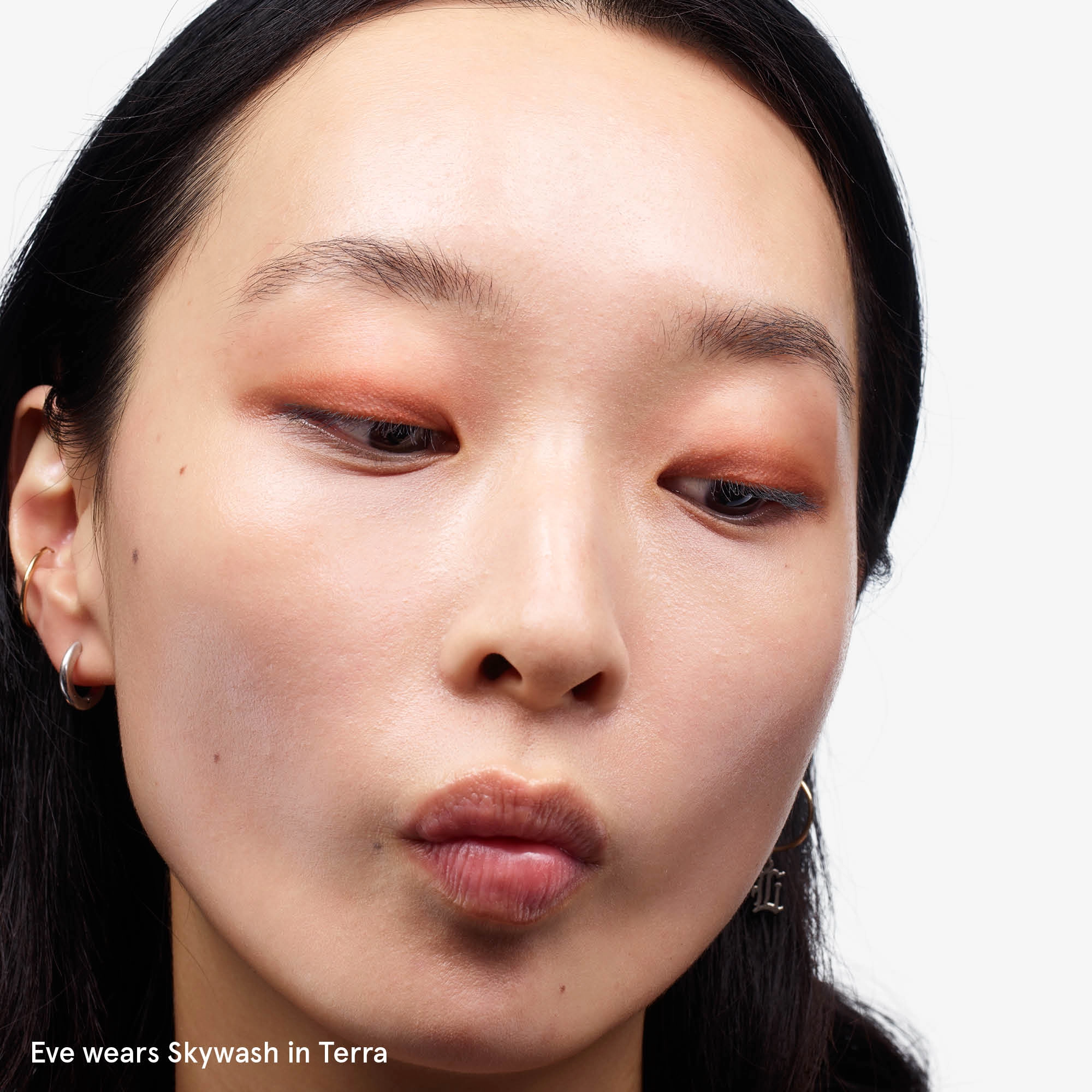 Glossier Skywash Liquid-to-Powder Sheer Matte Eyeshadow Tint - Terra - Image 2