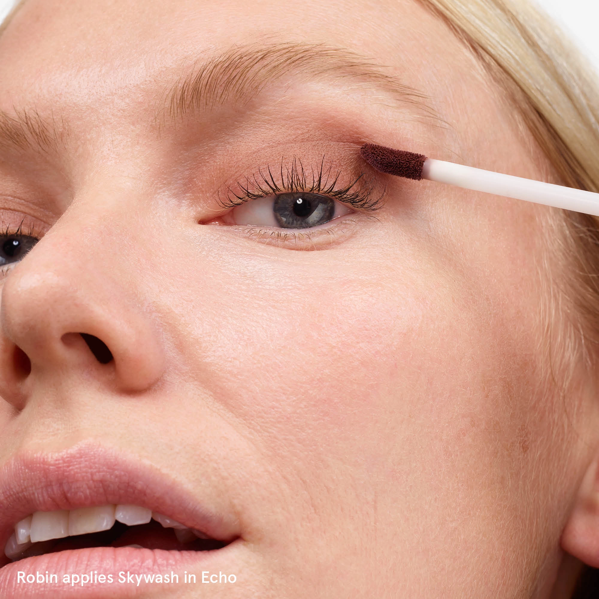 Glossier Skywash Liquid-to-Powder Sheer Matte Eyeshadow Tint - Echo (Cocoa Brown) - Image 3