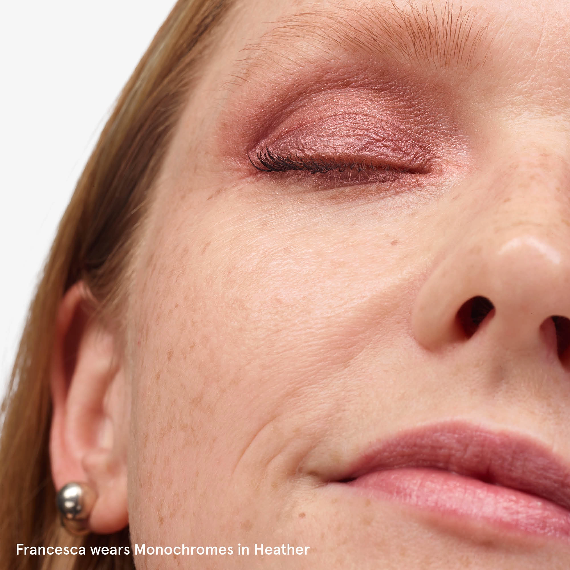 Glossier Monochromes Essential Eyeshadow Trio Palette Color: Heather - Image 5