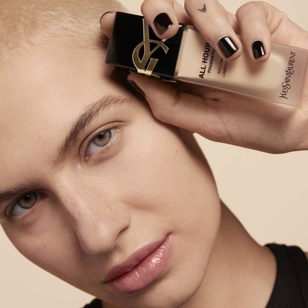 Yves Saint Laurent All Hours Foundation Color: LC6 - Light Cool 6 - Image 3