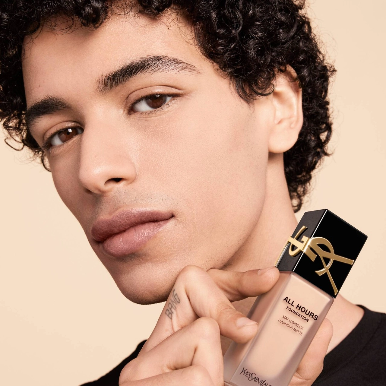 Yves Saint Laurent All Hours Foundation MN5 - Medium Neutral 5 - Image 3