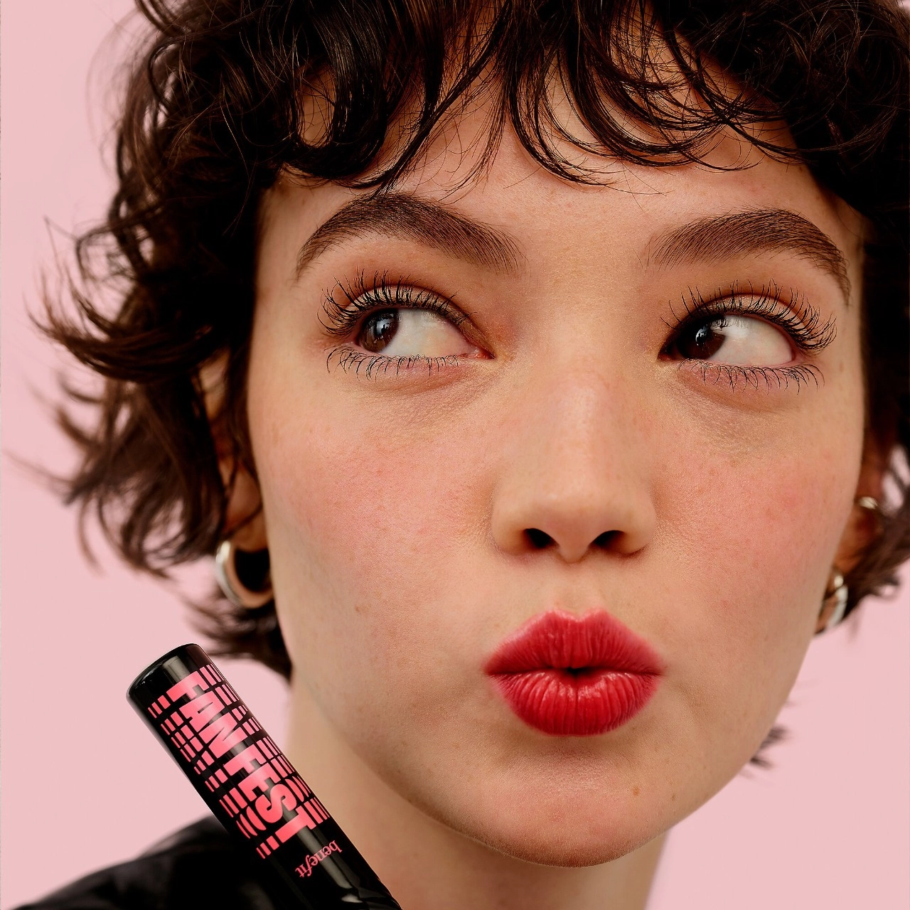 Benefit Cosmetics Fan Fest Fanning & Volumizing Mascara - Hyper Black, Volumizing Long-Wearing - Image 5