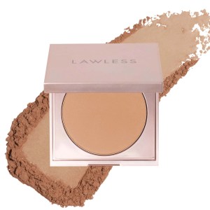 LAWLESS Skin-Smoothing Talc-Free Perfecting Powder Color: Medium - Medium to Tan