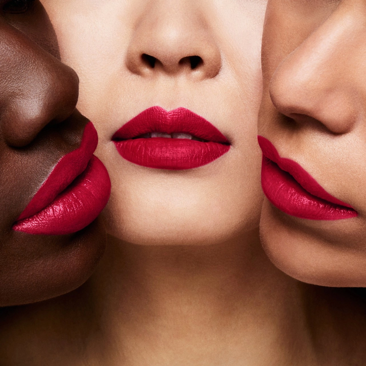 TOM FORD Liquid Lip Luxe Matte Temptress - Raspberry Red - Image 2