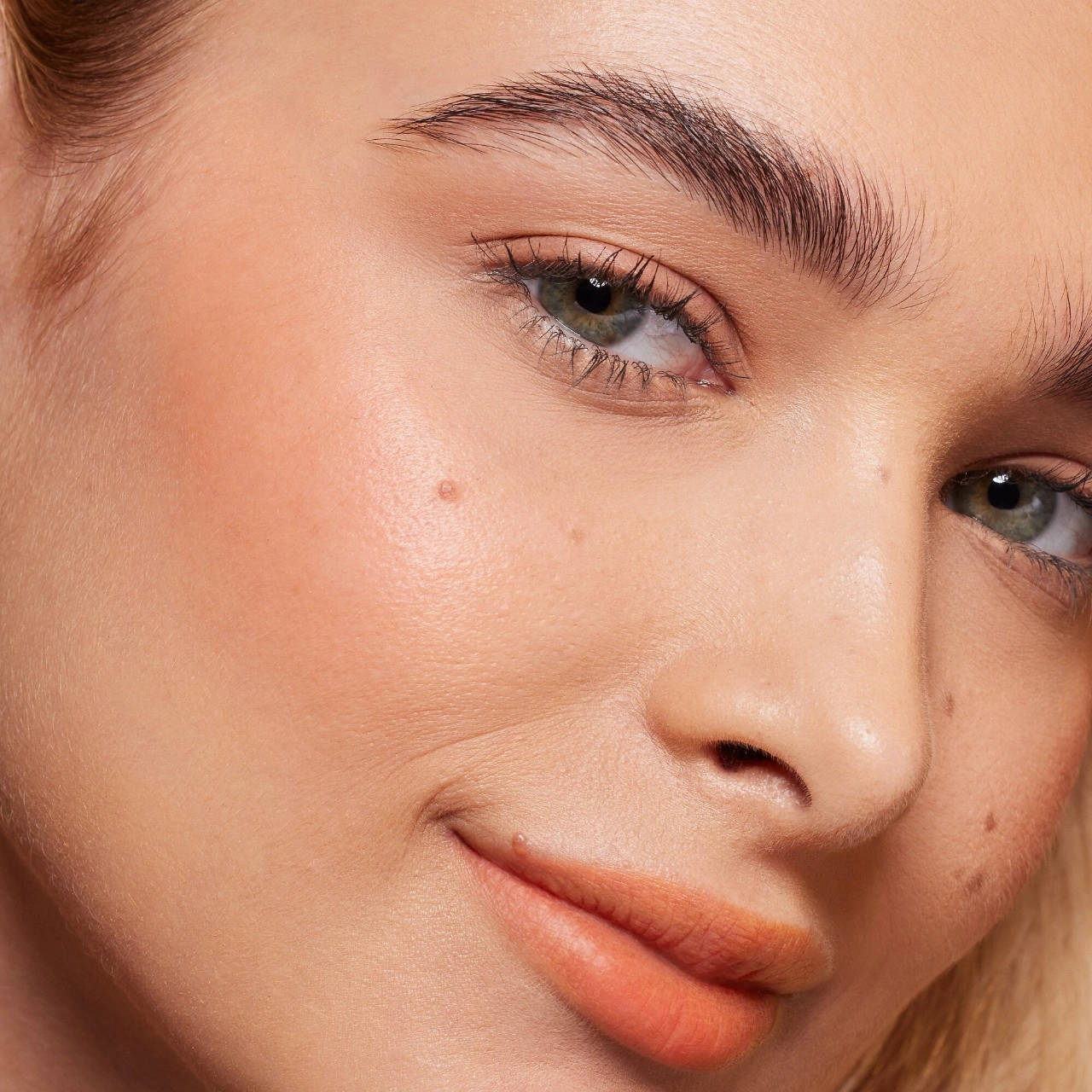 HUDA BEAUTY Lip Blush Cream Lip & Cheek Stain - Peachy Kiss, Hyaluronic Acid, Matte Finish - Image 7