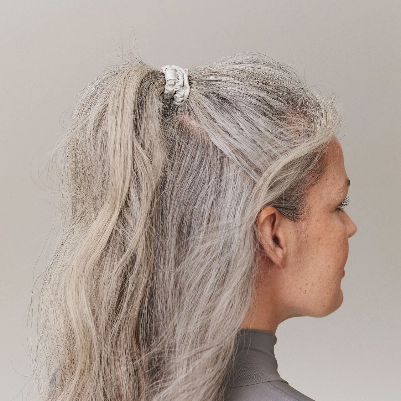 Slip Slipsilk™ Skinny Scrunchies Silver Hair Ties All Hair Types - Image 4