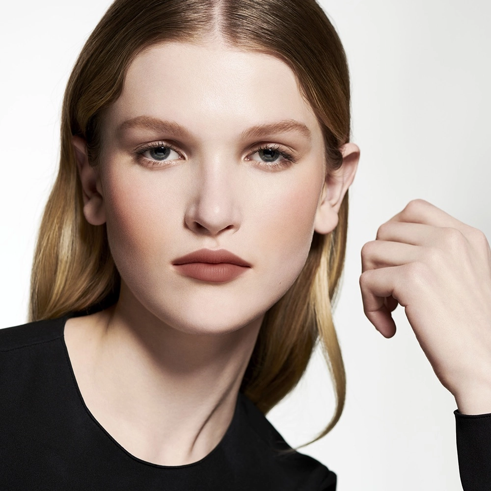 Valentino Liquirosso 2 in 1 Soft Matte Liquid Lipstick & Blush Color 110A Into The Nude - Nude Mauve - Image 4