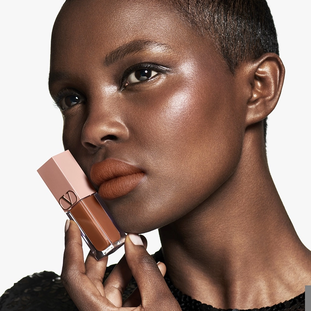 Valentino Liquirosso 2 in 1 Soft Matte Liquid Lipstick & Blush Color: 77A Nude In Roma - Image 3