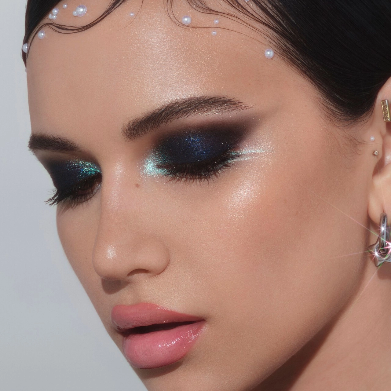 Anastasia Beverly Hills Cosmos Eyeshadow Palette - Image 10