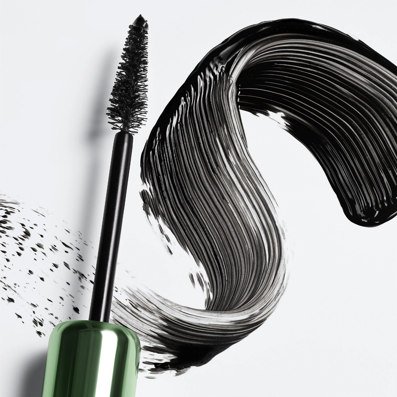 CLINIQUE High Impact High-Fi™ Full Volume Mascara - Intense Black, Volumizing, Fragrance-Free, Paraben-Free, Sulfate-Free, Gluten-Free - Image 6
