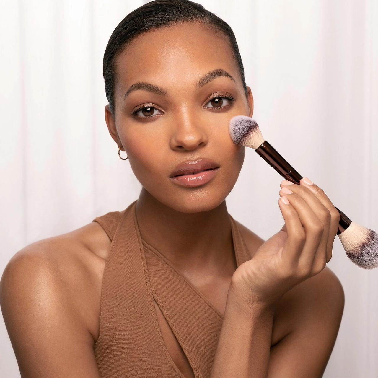 Hourglass Veil™ Translucent Setting Powder - Talc Free, Color: Translucent Medium - Image 3