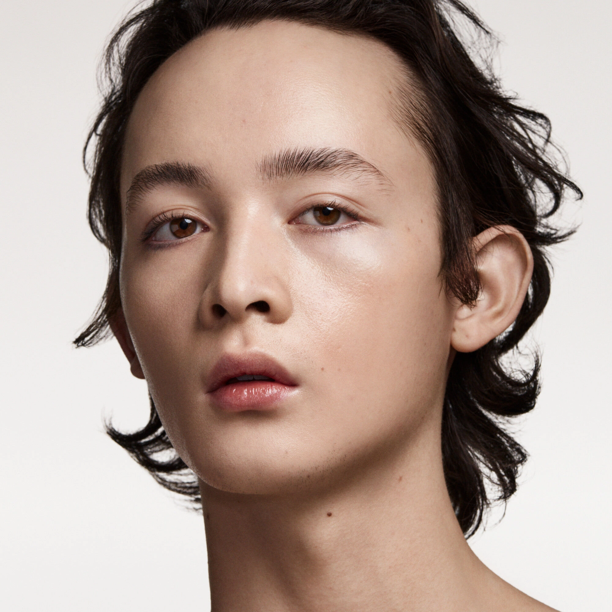Fenty Beauty by Rihanna Eaze Drop Stick Blur + Smooth Tint Stick Foundation Color 5 - Light Medium with Warm Yellow Undertones - Image 4