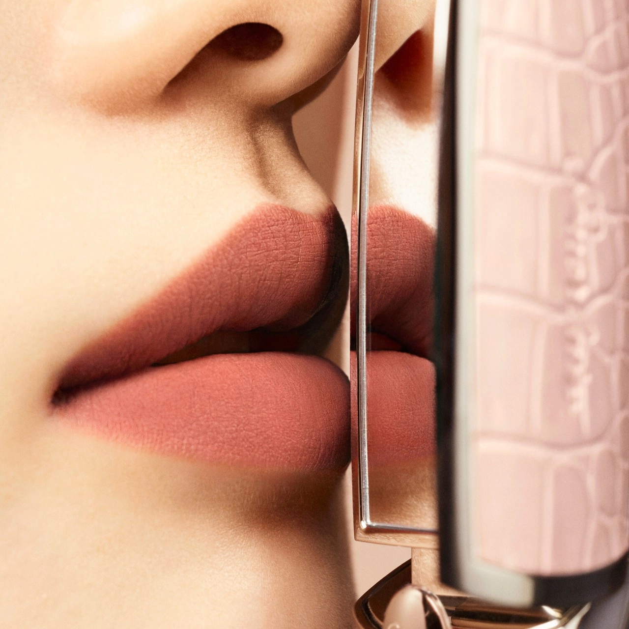 GUERLAIN Rouge G Refillable Lipstick Color: 819 Cashew Brown - Medium Deep Cool Brown Stick Formula Refill Available - Image 8