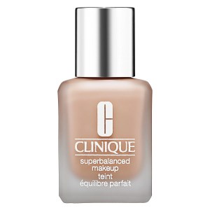 CLINIQUE Superbalanced™ Makeup Foundation Color: Neutral Medium Coverage: Medium Skin type: Combination Oily Finish: Natural